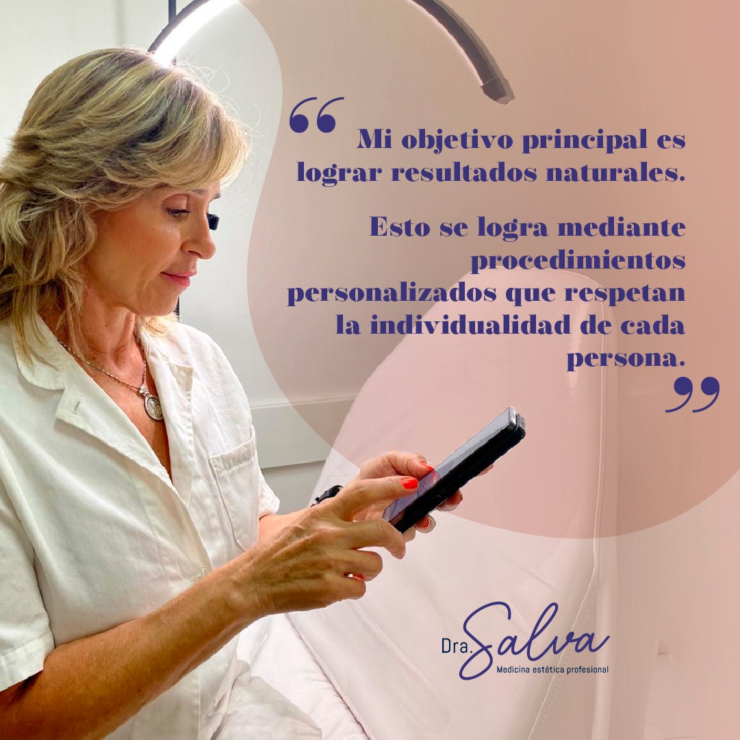 La Dra. Eugenia Salva en su consultorio, con su frase: Mi objetivo principal es lograr resultados naturales